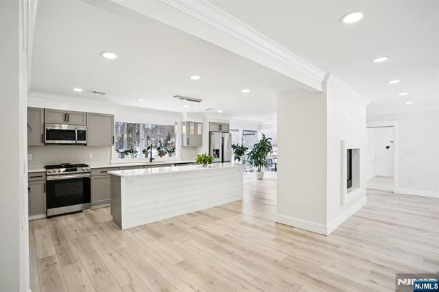 56 Pinehill Drive, Upper Saddle River, NJ 07458