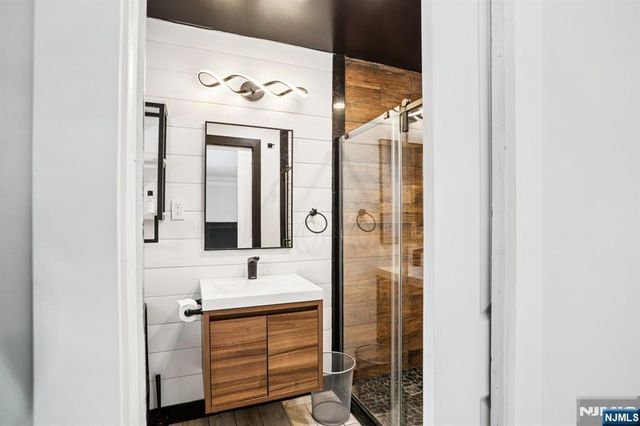 56 Pinehill Drive, Upper Saddle River, NJ 07458