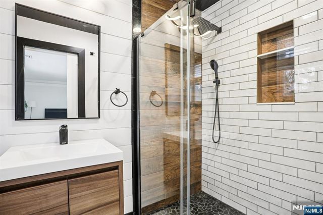 56 Pinehill Drive, Upper Saddle River, NJ 07458