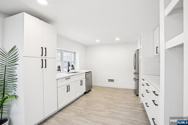 56 Pinehill Drive, Upper Saddle River, NJ 07458