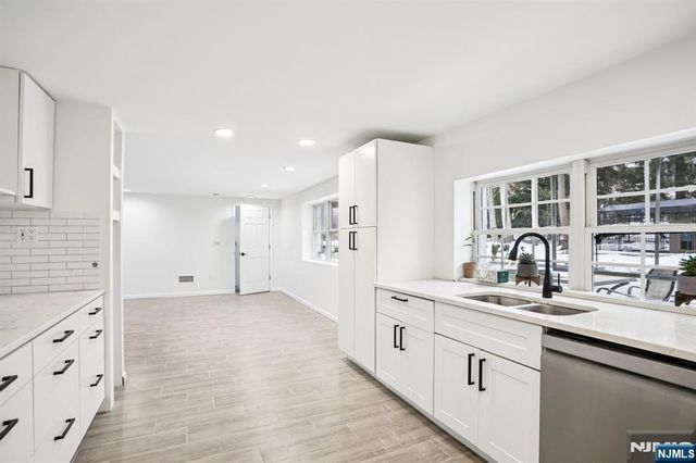 56 Pinehill Drive, Upper Saddle River, NJ 07458