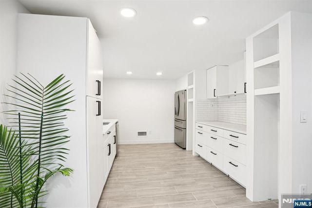 56 Pinehill Drive, Upper Saddle River, NJ 07458