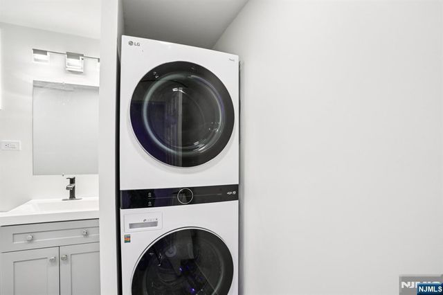 56 Pinehill Drive, Upper Saddle River, NJ 07458