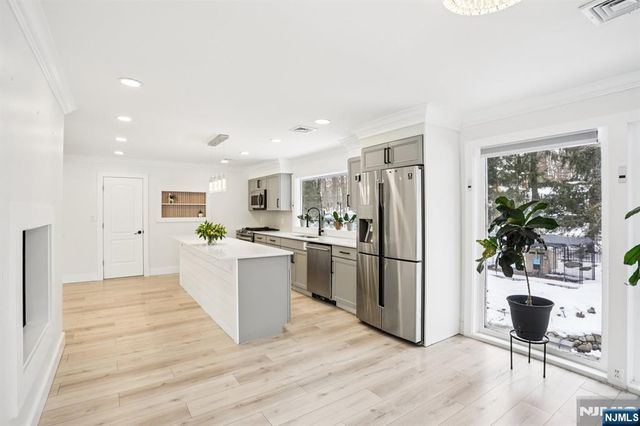 56 Pinehill Drive, Upper Saddle River, NJ 07458