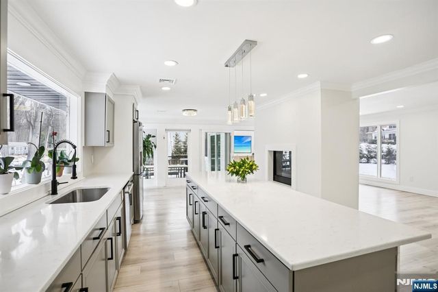 56 Pinehill Drive, Upper Saddle River, NJ 07458