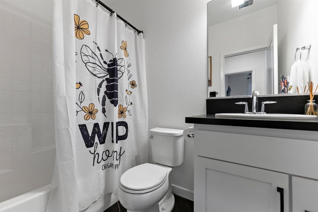 Image 17 of property listing at 4301 San Miguel Rd, Madera, CA 93636