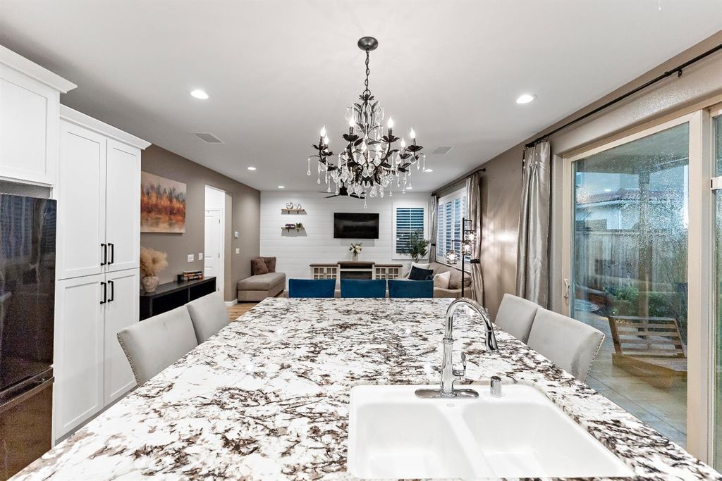 Image 8 of property listing at 4301 San Miguel Rd, Madera, CA 93636