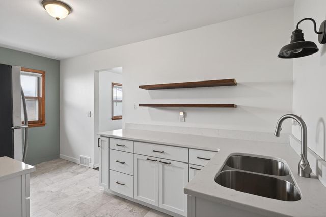 5608 28th Avenue S, Minneapolis, MN 55417