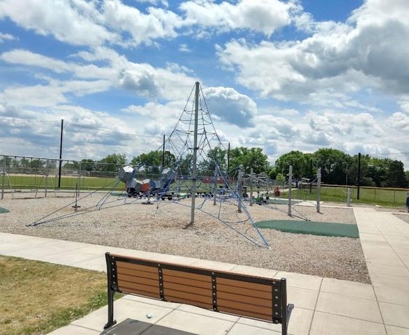 5608 28th Avenue S, Minneapolis, MN 55417