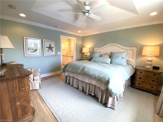 9101 Vanderbilt DR 304, Naples, FL 34108