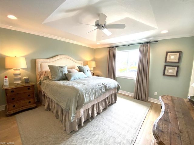 9101 Vanderbilt DR 304, Naples, FL 34108