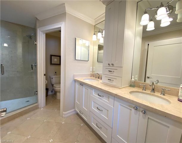 9101 Vanderbilt DR 304, Naples, FL 34108