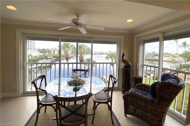 9101 Vanderbilt DR 304, Naples, FL 34108