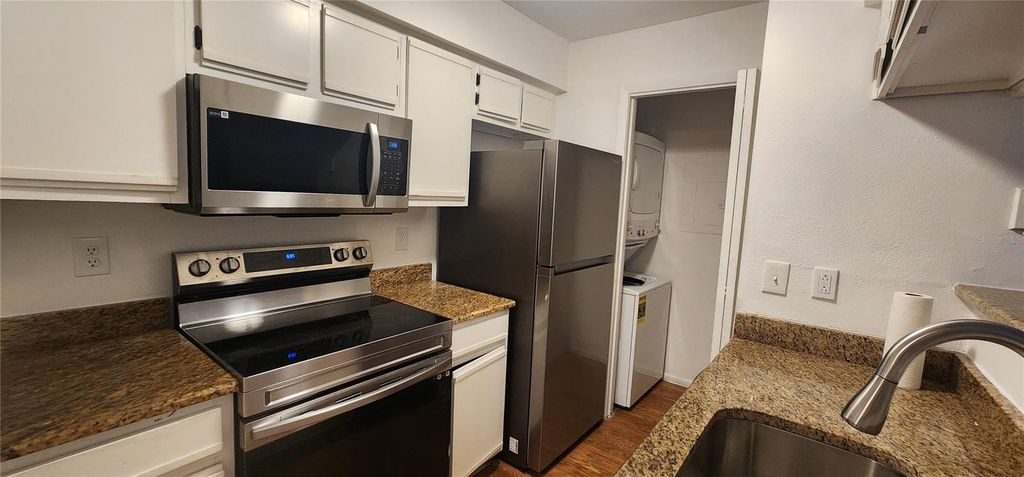 Image 17 of property listing at 232 AFTON SQUARE 108, Altamonte Springs, FL 32714