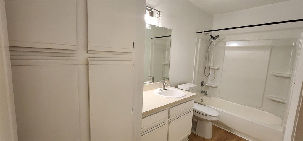 Image 23 of property listing at 232 AFTON SQUARE 108, Altamonte Springs, FL 32714