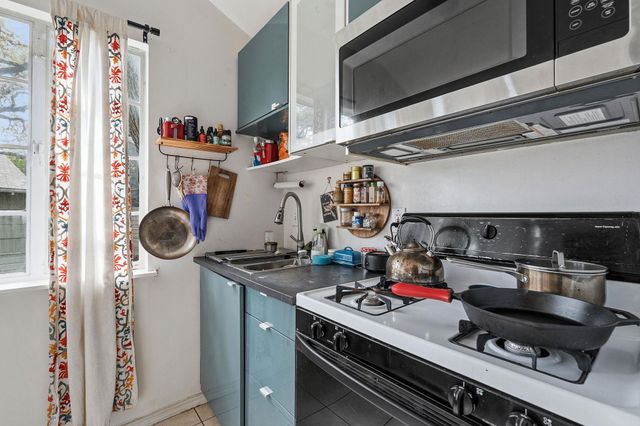 1112 Mission RDG, Austin, TX 78704