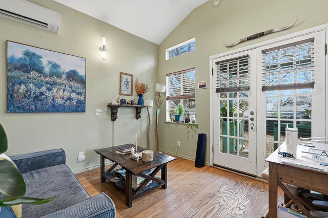 1112 Mission RDG, Austin, TX 78704