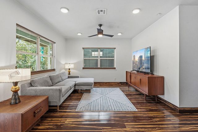 1112 Mission RDG, Austin, TX 78704