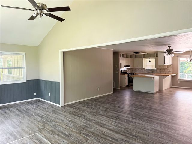 212 W Kimberly Lane, Rogers, AR 72756
