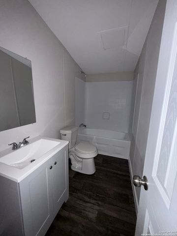 523 mansfield, Pleasanton, TX 78064