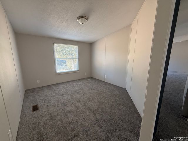 523 mansfield, Pleasanton, TX 78064