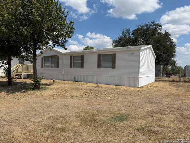 523 mansfield, Pleasanton, TX 78064