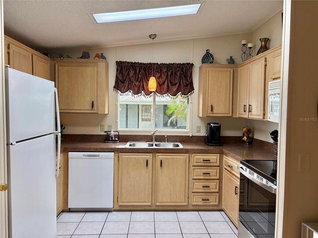 5707 45TH STREET E 64, Bradenton, FL 34203
