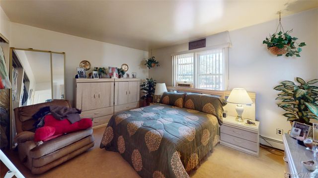 15 Amityville Street, Islip Terrace, NY 11752