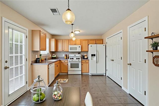 652 Rayella Drive, Stockbridge, GA 30281