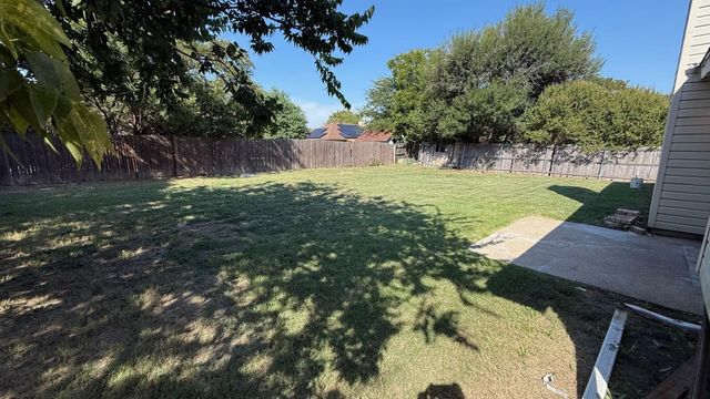111 Iberis Court, Arlington, TX 76018