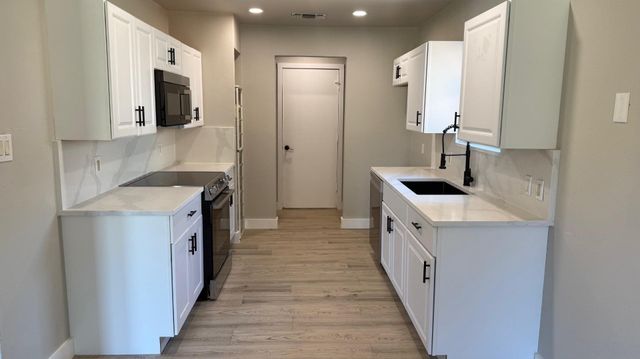 111 Iberis Court, Arlington, TX 76018