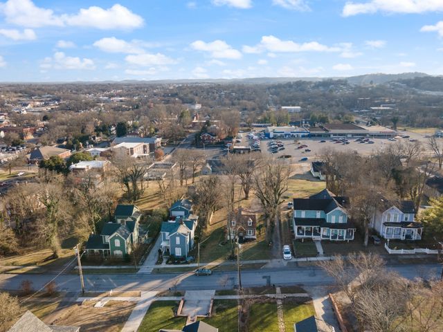 409 W 6th St, Columbia, TN 38401