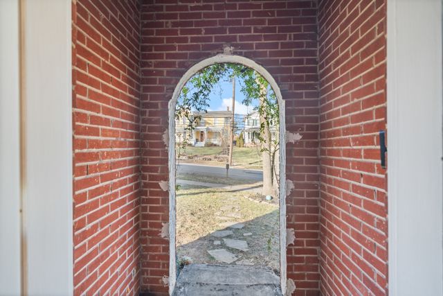409 W 6th St, Columbia, TN 38401