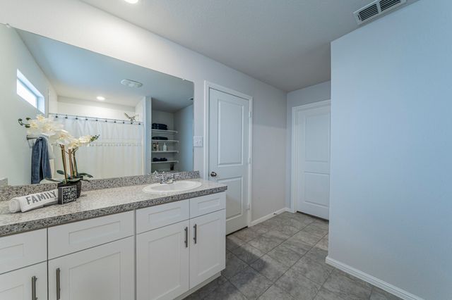 512 Amory Street, Azle, TX 76020