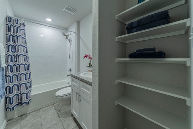 512 Amory Street, Azle, TX 76020