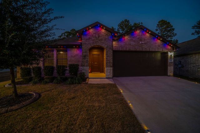 512 Amory Street, Azle, TX 76020