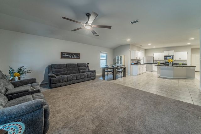 512 Amory Street, Azle, TX 76020