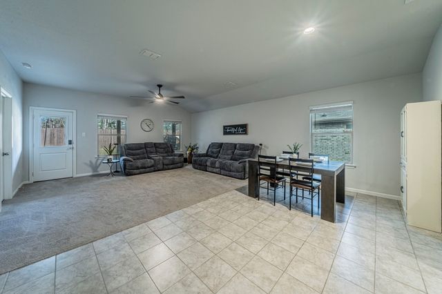 512 Amory Street, Azle, TX 76020