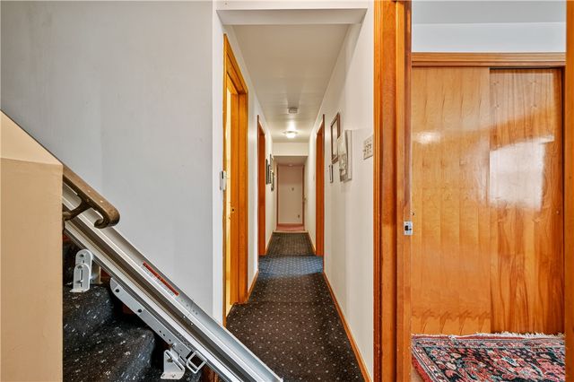 24 Swallow Hill Rd, Carnegie, PA 15106