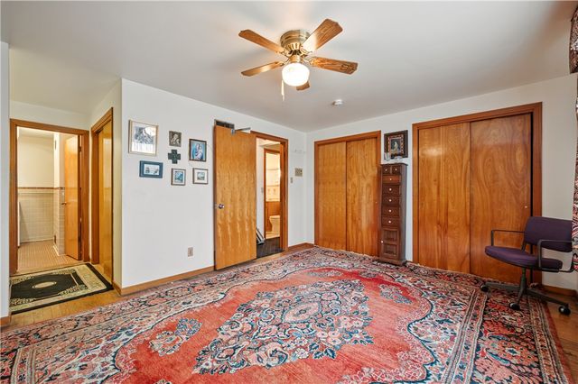 24 Swallow Hill Rd, Carnegie, PA 15106