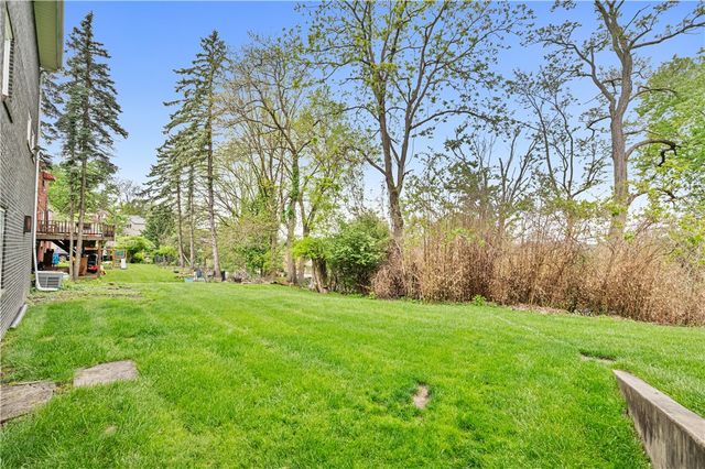 24 Swallow Hill Rd, Carnegie, PA 15106