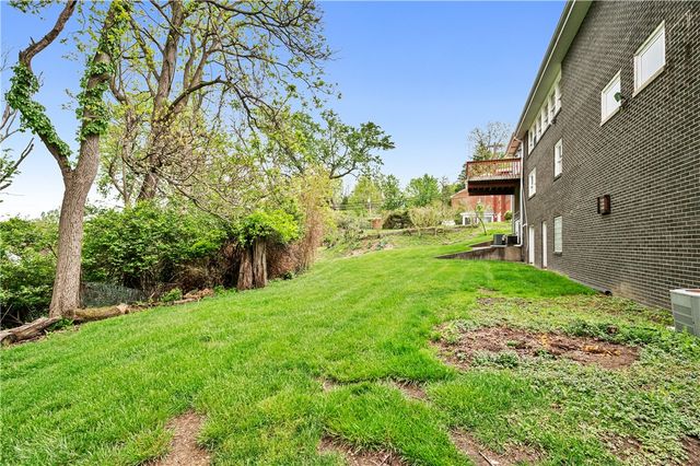 24 Swallow Hill Rd, Carnegie, PA 15106