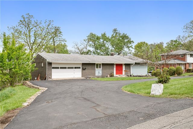 24 Swallow Hill Rd, Carnegie, PA 15106