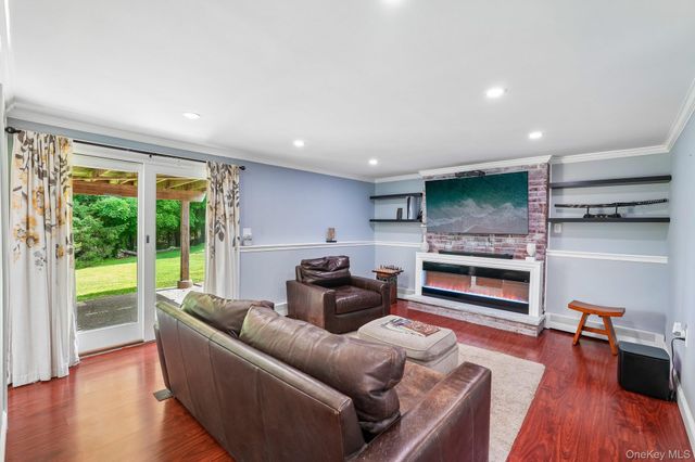 111 Hilltop Road, Monroe, NY 10950