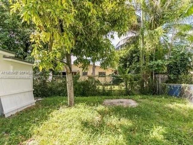 460 NW 82nd Ter, Miami, FL 33150