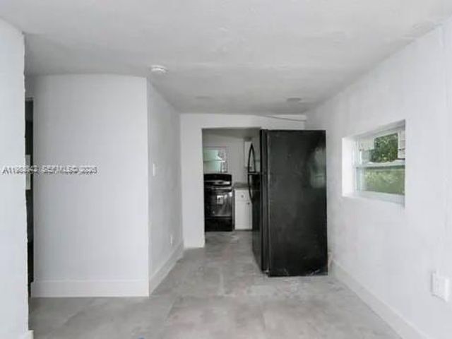 460 NW 82nd Ter, Miami, FL 33150