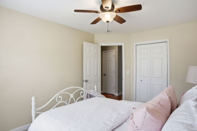 1003 Persimmon Dr, Spring Hill, TN 37174