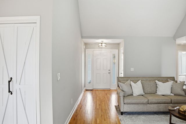 1003 Persimmon Dr, Spring Hill, TN 37174