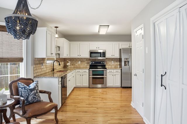 1003 Persimmon Dr, Spring Hill, TN 37174