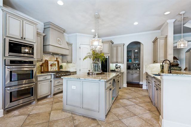 121 Brentwood Drive, Heath, TX 75032
